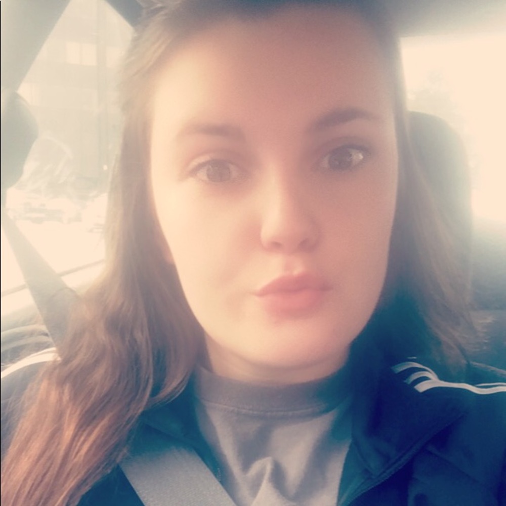 Meet your Posher, Adriana